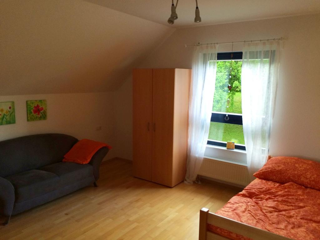 Ferienwohnung Ahorn Hohenstein (Reutlingen) Exterior photo